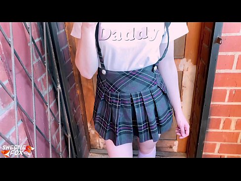 ❤️ Schulmädchen saugt ihren Schwanz tief und fickt statt Unterricht. ️ Porn video bei de.xxxifuck.ru ❌️❤