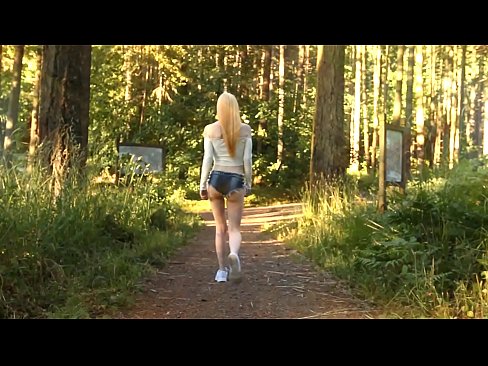 ❤️ Schöne Frau bewegt sich langsam, nicht nackt Video ️ Porn video bei de.xxxifuck.ru ❌️❤