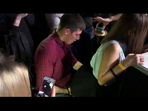 ❤️ Echter Sex in einem russischen Nachtclub. 18-jährige russische Mädchen in den Anus und Vagina gefickt in einem Nachtclub ️ Porn video bei de.xxxifuck.ru ❌️❤