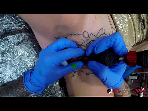 ❤️ Extrem tätowierte Hottie Sully Savage hat ein Tattoo auf ihrer Klitoris ️ Porn video bei de.xxxifuck.ru ❌️❤